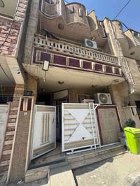 دار للبيع  المساحه 50 م واجه 5 مدخلين  يحتوي على  الطابق الاول صاله وم...