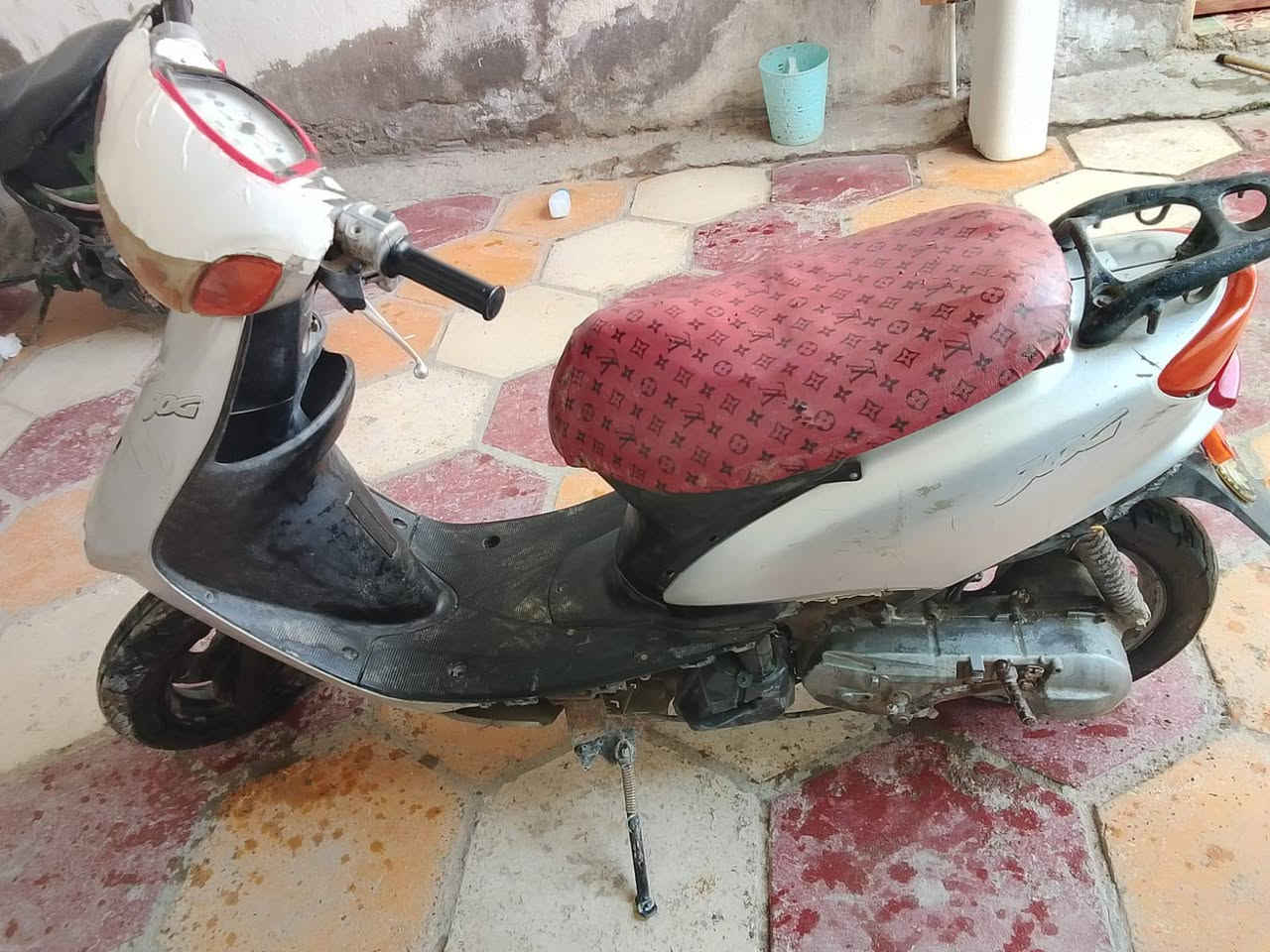 سلام عليكم عصفوري لبيع.
سلف هندر لابت اشاير مكينه ناعمه دراجه حلوه

بريك امامي وخلفي المكان البصره قضاء المدينه الرحمانيه سعر225 وبيه مجال شراي يتصل ***********
