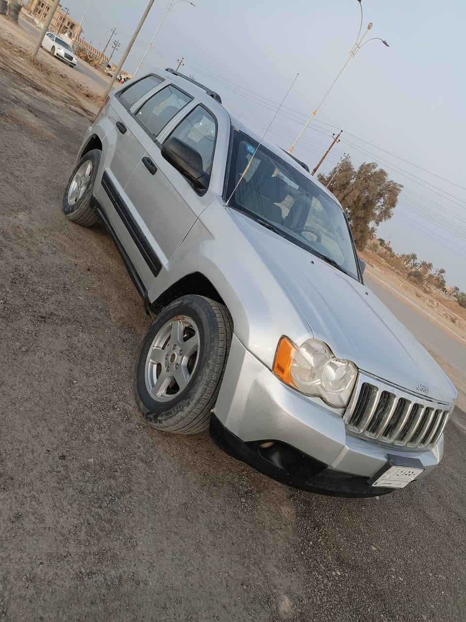 سلام عليكم للبيع جيب لاريدو موديل 2005 رقم بغداد سنويه ل 28 تبريد تدفئه تخم تاير  جديد السياره كلشي بيه شغال محرك شرط جديد كير بي عته بنمره الثانيه بيه صبغ حزام جماليه شرط بدون ضربه ولا خياس غرفه جديده كهربائياته كله شغاله مكاني ناصريه السعر 77 وبيه مجال 
***********
