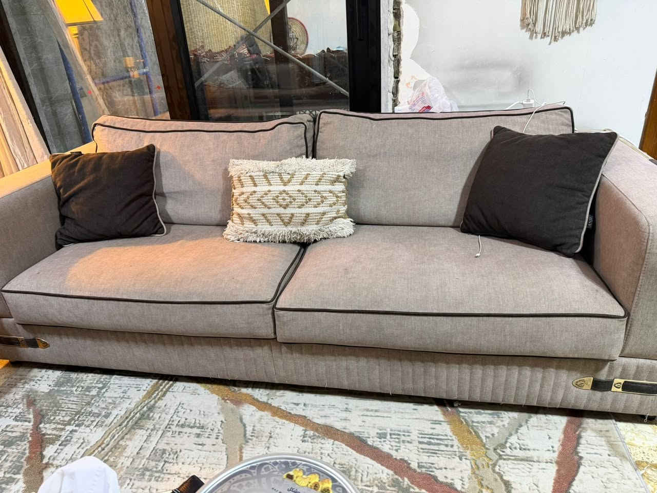 يمعودين عندي هذا التخم للبيع تركي الاصلي  نظيف كلش ماخذته اكثر من مليونين  واريده هسه بـ600الف تشترو لولا 

 لان تعبت من الناس تكسر بالحاجه لو حاجتكم تكسرون بيها ؟ عجيب  😭😂

 المهم مكاني حي القاهره  اللي يريده يجي ويشوفه


**إذا كنت صاحب هذا الإعلان وتريد حذفه لأي سبب، رجاءا أرسل رسالة إلى الدعم الفني**