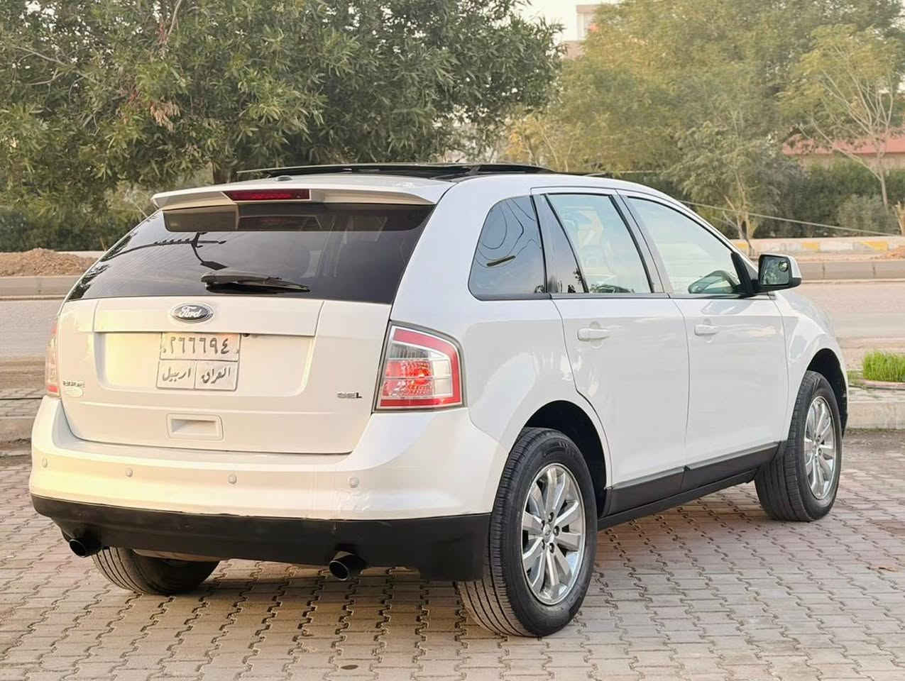 (( السلام عليكم))
من رخصة الادمن   
السعر ( 103 )$ ورقه
فورد ايدج  موديل 2010 
سياره خليجيه فول الفول مواصفات
للاتصال ***********
سيارة بيه شويه من جاملخ خلفي فقط 
صوره سونار مرفق ويا الصور سياره
فول الفول SEL 
محرك 6 سلندر  
حجم محرك 3500
سياره وضع شريكه 
كامره
اسلايت 
كشنات كهرباء    
 تحكم استيرن 
حساس خلفي 
مانع انزلاق 
 تبريد ثلج منضومه تبريد كله جديد 
تدفئة شغال
كير محرك جديد 
تخم تايرات جديد
صدر امامي خلفي جديد
‏كهربائيات—كله شغال -شرط سياره جاهزه
سياره مابي نواقص بدون مصرف جاهز 
رقم أربيل 
شرط تحويل او غرامه 
عنوان ديالي خانقين
