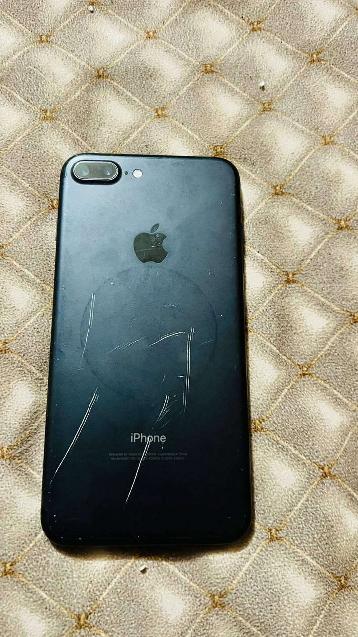📱 للبيع ايفون 7 بلس 
✅ الذاكرة: 128G 
✅ البطارية: 60٪ 
جهاز نضيف ومرتب لون اسود مبدل فقط شاشة تفصيخ 

السعر ٩٠ الف وبي مجال 
مكاني نجف مناذرة
‎للتواصل واتساب : ***********
