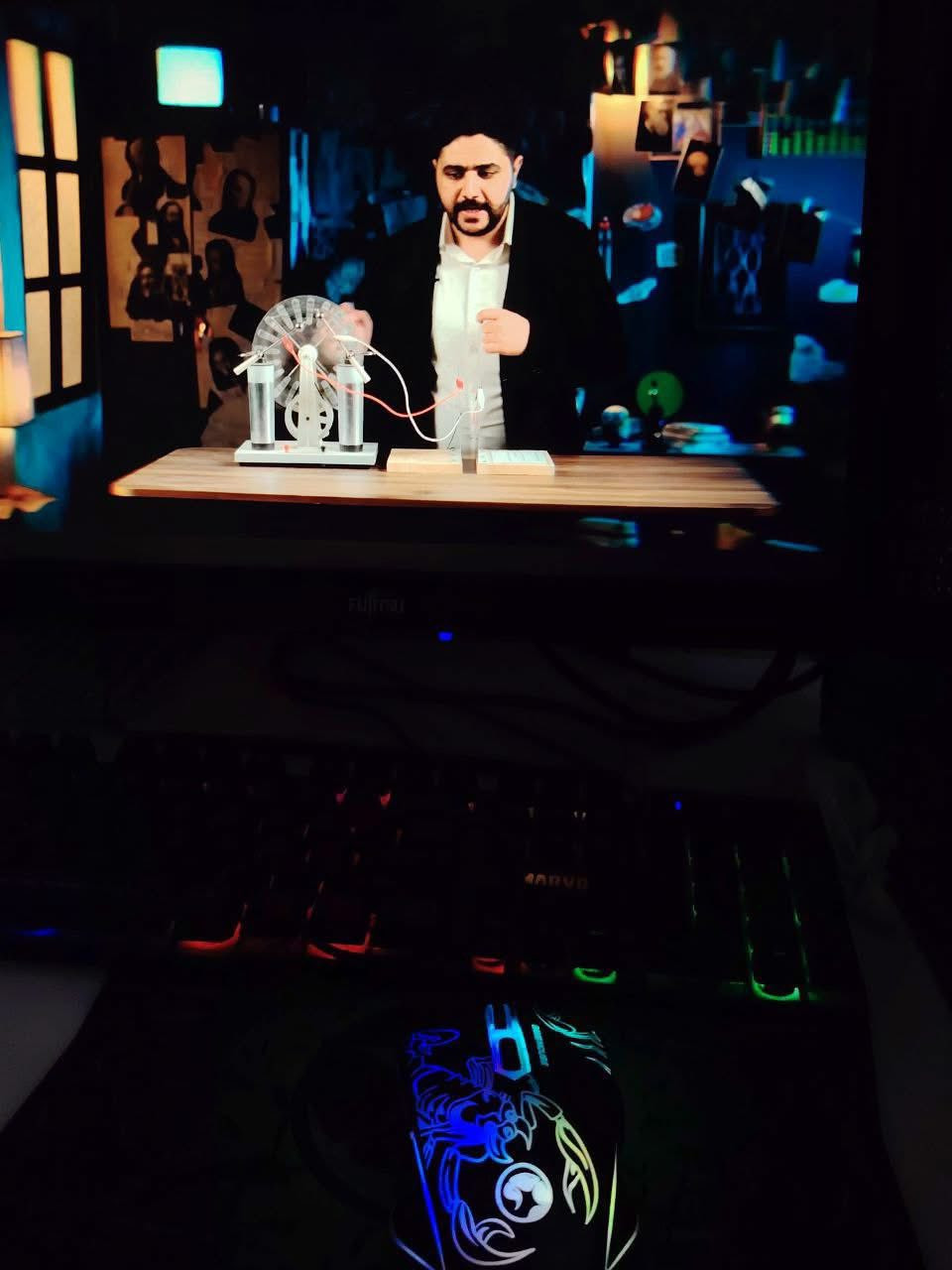 كمبيوتر بي سي نوع دل Dell
المواصفات كور أي 3 الجيل الثاني ذاكرته hhd 500

شاشه حجم كبير 19 مع كامل الملحقات 

ماوس وكيبورد كيمريه 

مناسبه للدراسه والعمل والتصفح والألعاب الخفيفه 

السعر ١٢٠

مكاني بغداد الدوره ***********
