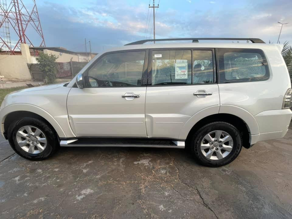 السلام عليكم
باجيرو 2010 حبتور سيارة نظيفة ماشيه 105 الف 
كوشنات جديدة واصلية دبل كشن كهرباء 
دمام حبتور محرك 6سلندر 3.500 
فور ويل دفع رباعي 4’’4
7راكب 
سيارة مكفولة 
فقط قطعة صبغ صغيره في الباب الخلفي للسبير رقم بغداد دولي سنوية الى 2028
مكان السيارة الحلة 
الاتصال على الرقم التالي 
*********** يوجد واتساب
