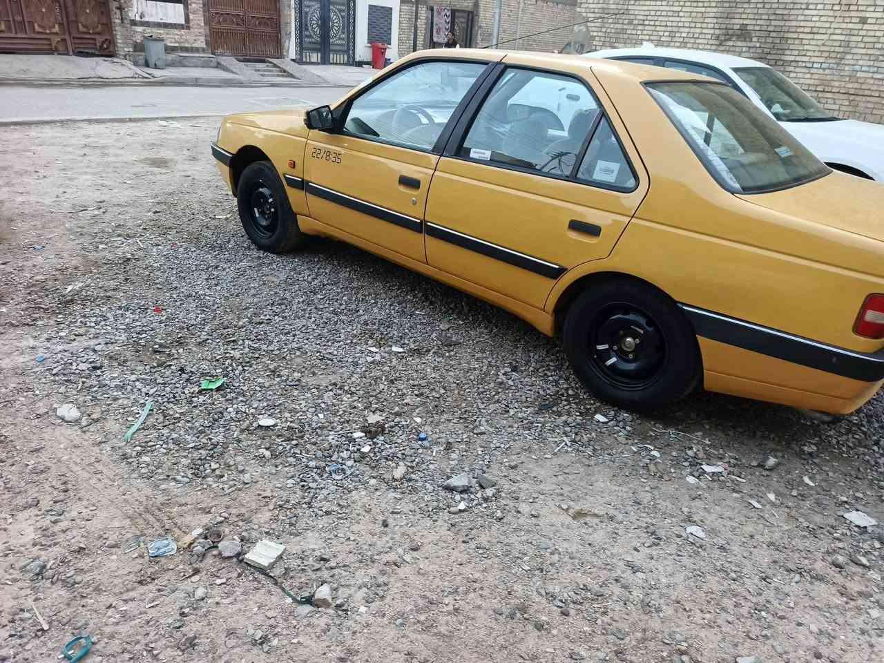 سلام عليكم بيجو الميس موديل 16 دشبول عالي
دواخل جديده كير مكينه خير من الله 

تخم تاير باتر جديد 
دسك بنز جديد راتيتر مكينه جديده صدر امام وخلفي جديد 
كهربايات كلها شغاله تبريد جديده 
بيها صبغ بين الباب وجاملخ مشر بل صور 
دشبول عالي شاشه 
السعر 40 وبيها مجال قليل 
مكان سياره بغداد البلديات الظباط 
***********
