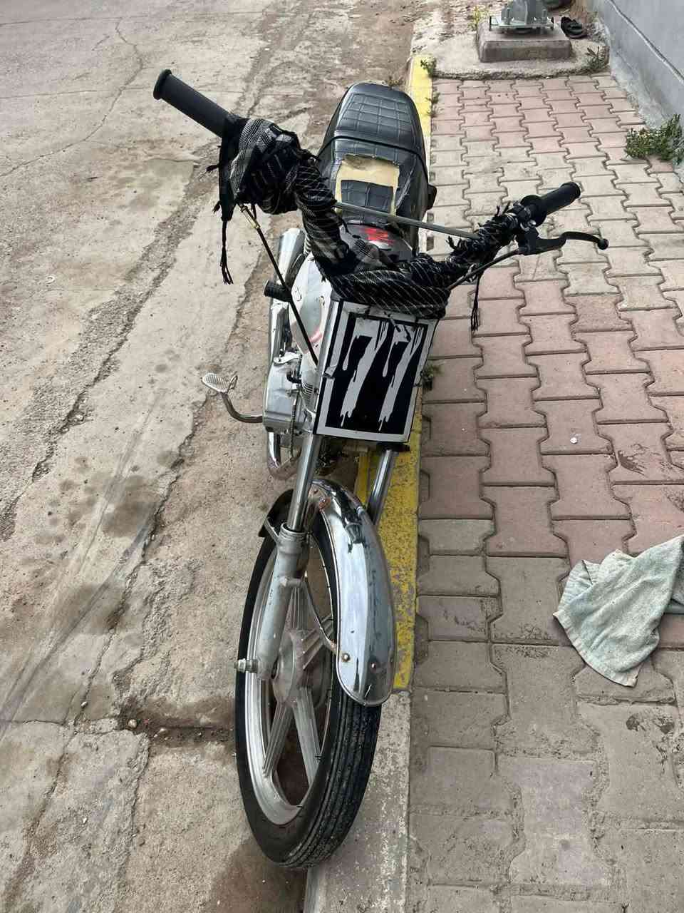 دراجه للبيع 
نامي برو موديل 20
مكينه بدون عيب 
دراجه خير من الله 
سعر200ومجال 
خاص موجود 
***********واتساب موجود
