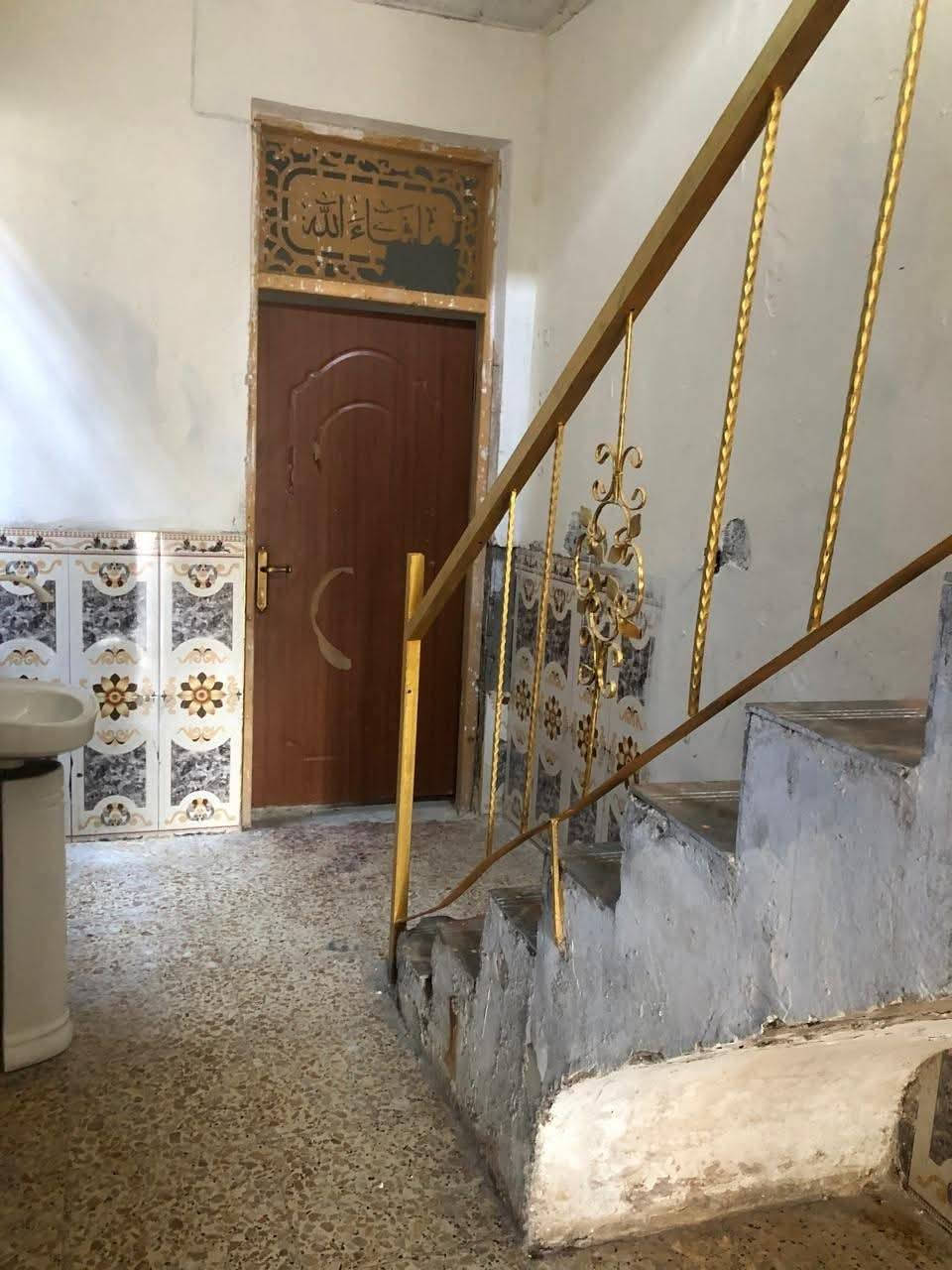 بيت ٧٥ متر للايجار العنوان الحسينيه نهر عوده خلف مدرسة (ضياء العلم)  يحتوي على استقبال وممر ومطبخ وحمام وغرفه نوم واحده السعر ٢٥٠ الف
للأستفسار ***********
