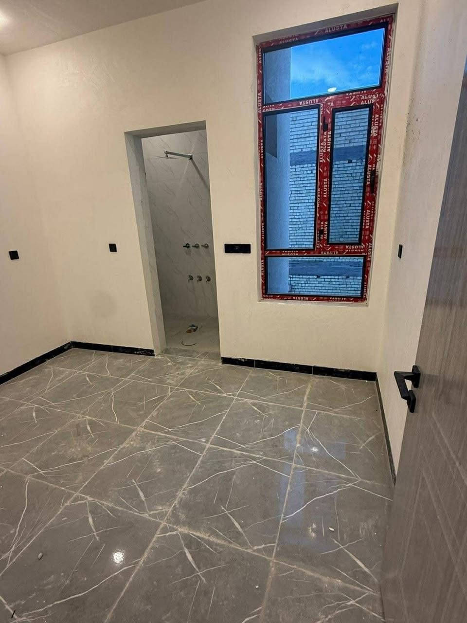 السلام عليكم
مشتملات للبيع عدد2 مساحه 50 متر 

الواجهه 4 متر 

النزال 12.5متر 

العنوان:-شهداء البياع/مربع الضباط/ثاني بيت عن شارع المضخه التجاري/ثاني فرع عن تجاري الشهداء/

يحتوي كل مشتمل على:-غرف نوم عدد3/صاله/مطبخ/صحيات2/منور/بيتونه/سطح/

طابو صرف/بناء حديث تسليم مفتاح خلال شهر/

فرع عريض12 متر/موقع ممتاز/

للاستفسار عن السعر وباقي العروض المراسله عبر الخاص 

او الاتصال 

***********

***********

يتوفر واتساب
