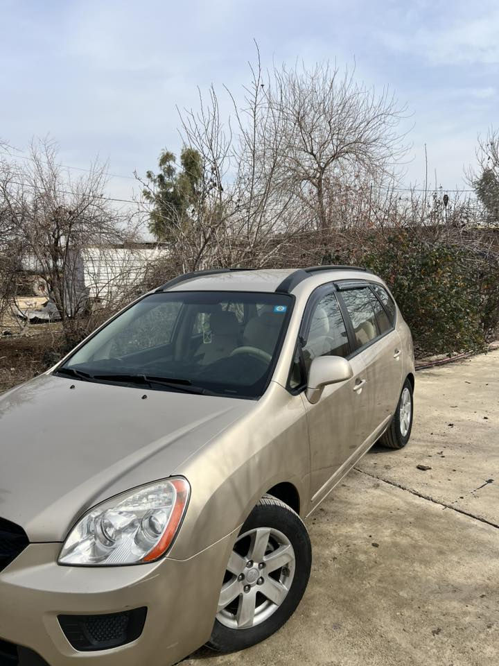 كيا روندو
موديل 2008 
صبغ شبر بالبونيد و شويه بالجاملغ 
سياره 6 سلندر
سياره رقم نينوى باسمي الشخصي
سعر السياره 105
رقم الهاتف ***********
