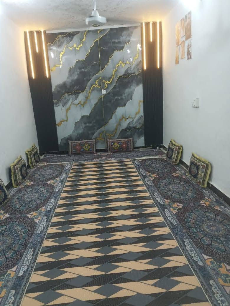 السلام عليكم
🛑 دار للبيع مساحة 200 متر 

متكون من : 

1_ استقبال 

2_ مطبخ

3_ غرف نوم عدد 5

4_حمام عدد 2

والدار قابل للتفاوض 

عنوان البيت النهروان / منطقة الـ 7000 عـ البرة 

قرب وكالة علي شاكر الوكيل 

للأستفسار عن باقي التفاصيل 

الاتصال على هذا الرقم *********** 
متوفر بيه واتساب أيضاً
