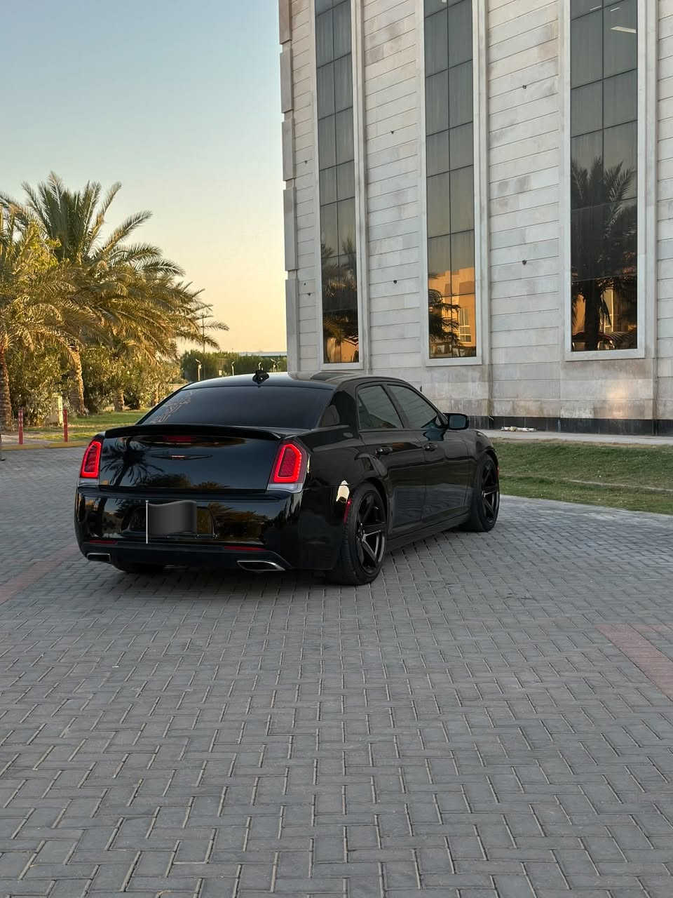 اوباما 300c موديل 20 اصل 16 رقم بغداد مداور ثاني يوم ، بجم اس وبكلايتات اس مكينه 3600 فول مواصفات تشغيل عن بعد بانوراما  تدفئه ستيرن تبريد تدفئه بالكشنات خزن ميموري  مري قلاب برده خلفيه ماشيه 121 الف كير مكينه تبريد حداديه تخم تاير  جديد سياره ماناقصها شي ، حادثها جاملغ وبنيد بدون شواصي ولغود سطحي وبيها باب كلير من امريكا بدون فتح ، السياره خير من الله ماناقصها شي وناصبه مكانها كربلاء 
السعر 168 وبيها مجال 
***********
