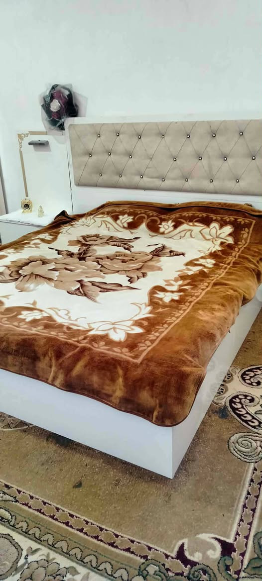 غرفه نوم 5 قطع نضيفه جدآ بدون عيب سعر 375 نهايته الشراي يتصل عل رقم ‏‪***********‬‏ عنوان حي السماح
