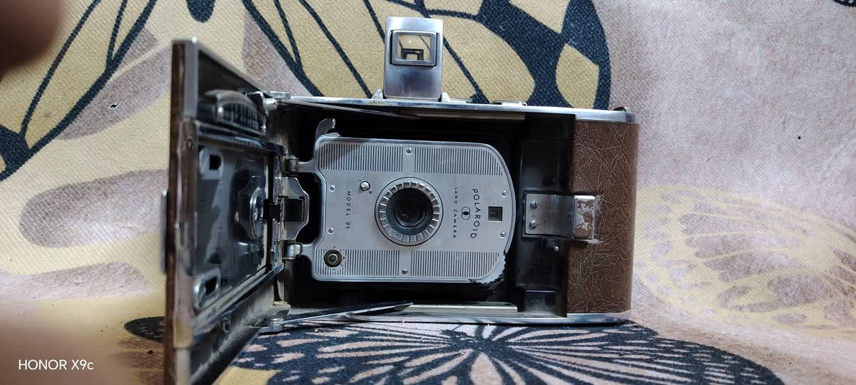 سلام عليكم كامره قديمه بهاذا الشكل أعلى سعر ابيع


**إذا كنت صاحب هذا الإعلان وتريد حذفه لأي سبب، رجاءا أرسل رسالة إلى الدعم الفني**