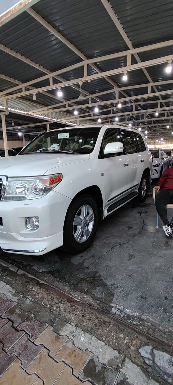 لاند كروزر ٢٠٠١١ ستينيه سعودي كفاله عامه عدا الدعاميات تحديث  كشنات بقلاوه جلد كامره بصمه تخم تاير حداديه جديده ماشيه ٣٠٠ الف مكينه ٦ مكفوله السعر ٣٣٠ وبيها مجال العنوان واسط تشغيل عن بعد بدون امراوس موبايل ***********