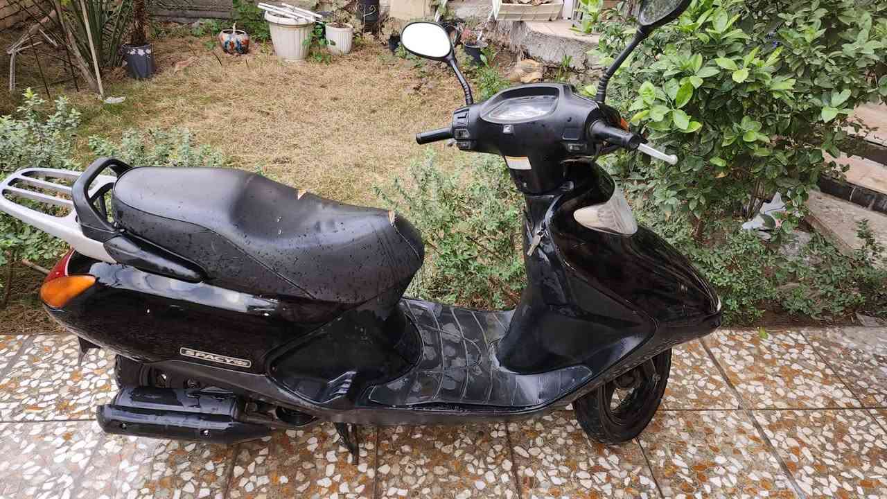 دراجة سبيسي نضيفة جدا  الحرية الأولى  ***********
