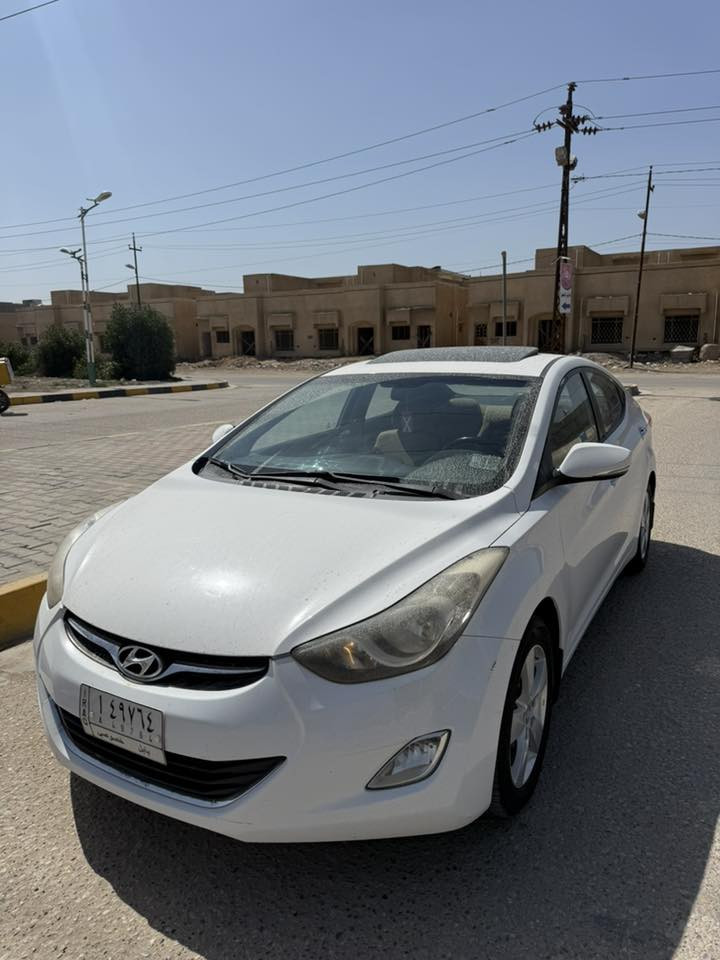 للبيع سياره نوع النترا خليجي لون ابيض موديل ٢٠١٤ رقم بابل 
السياره مابيها لا صبغ ولا بارد ولا تبديل ماشيه ١٣٨ 
السياره بلاديه وجاهزه محرك وكير وتبريد 
فتحه سقف مري شفط جانبيه اشاير مري كشاف تحكم ستيرن جهتين  داخل بيجي رقم بابل مكاني بابل. الحله 
بيها فقط ملاحظه بسيطه شخطين خفيف  
***********
