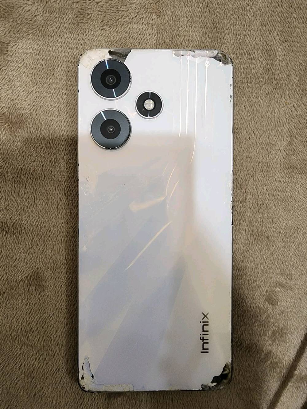 ايفون 7 ذاكره 256 الجهاز مكفول من كل خلل بطارية 100 يحتاج فقط بصمة و تكدر تستخدمه بدون بصمة و الثاني infinix hot 30 ذاكرة 256 الجهاز مكفول من كل خلل فقط فطر خفيف بالشاشة حتى ما مبين اذا تخلي لزكة مراوس ايفون x عادي مكاني بغداد حي الجهاد 