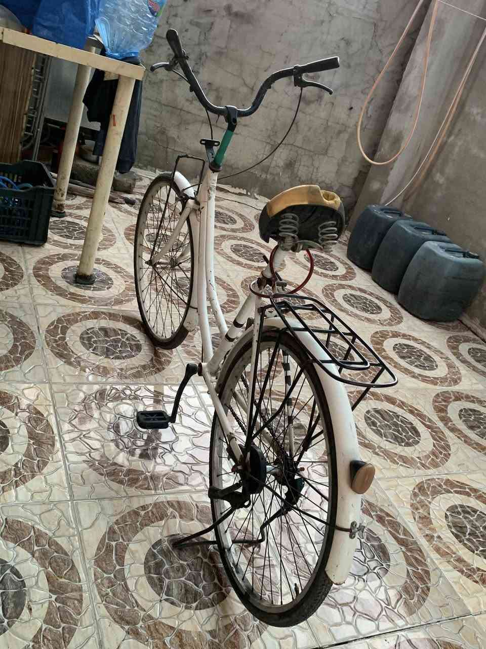 سلام عليكم شباب عندي هذا بايسكل للبيع مكان كركوك حي الوسطي  سعر الخاص الاعتماد *********** الي يجي هلالي
