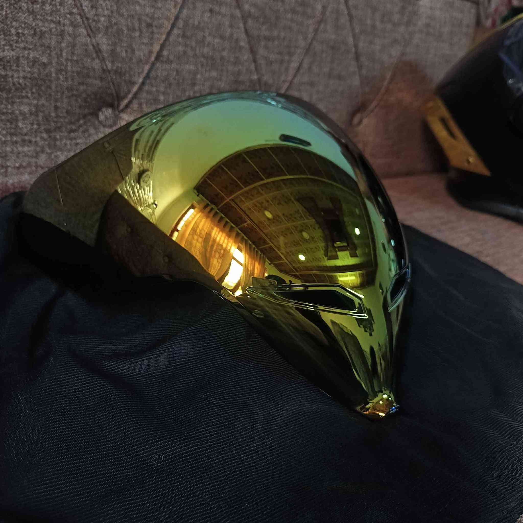 خوذة دراجة نارية Full Face أصلية – DOT Certified
للبيع خوذة دراجة نارية لون أسود لامع بحالة ممتازة جدًا 👌
مستخدمة استخدام خفيف ونظيفة جدًا بدون كسور أو ضربات.
✅ قياس: L (59–60 سم)
✅ شهادة أمان DOT (FMVSS 218)
✅ زجاج أمامي غامق عاكس (مظهر رياضي 🔥)
✅ مريحة وخفيفة
✅ مناسبة للدراجات الرياضية والسكترات
الخوذة جاهزة للاستخدام وما بيها أي مشاكل. كركوك, العراق


**إذا كنت صاحب هذا الإعلان وتريد حذفه لأي سبب، رجاءا أرسل رسالة إلى الدعم الفني**