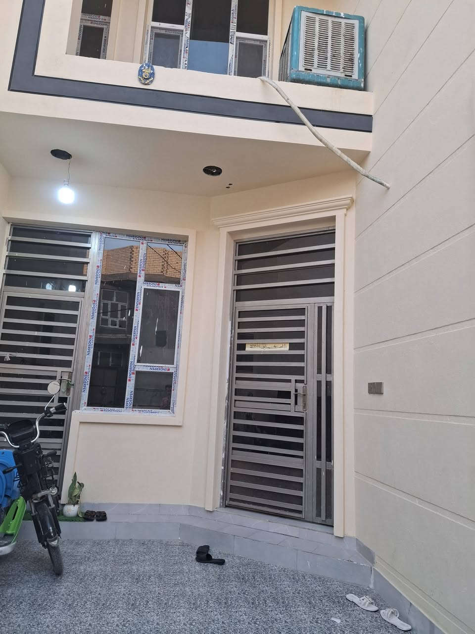 دار للبيع حي الحسناوي طابو صرف المساحه 130الوجه 10والنزال 13 قاطين بناء حديث شغل درجه اوله للستفسار الاتصال ع ***********■■***********
