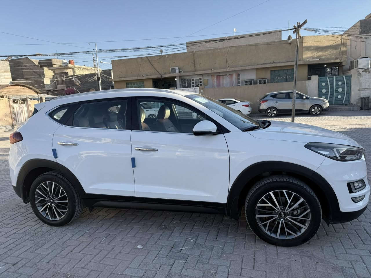 للبيع مكاني كربلاء السيارة بأسمي تحويل مباشر رقم السيارة كربلاء توسان ٢٠٢٠ خليجية مكفولة كفالة عامة، بدون تبديل ولا صبغ، 
بصمة تشغيل وبصمة ابواب
الداخل صاج ملكي وكشنات جلد
محرك ٢٠٠٠ دوش
كشنات كهرباء
حساسات خلفية وجانبية
كامرة 
ماشية ٧٨ الف كيلو متر
ثلاث وضعيات قيادة، اقتصادي ايكو، رياضي واعتيادي
مري شفط
تبريد قطعتين
اشاير بالمري
لدات امامية نهارية قوية
شاشة كبيرة، اندرويد كار بلي وايفون كار بلي
لايت امامي خمس عدسات
شاشة تحكمات وأعطال
السعر ٢١٥  الشراي يتصل على الرقم 
  ***********
