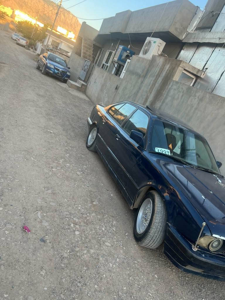 bmw520
گێڕ عادی مەکینەو گێڕبەشەرت 
 سەنەوی خوار
مۆدیل 1993
سەقف سڵایت مەزبوت 
دوو جام کارەبا 
لایت ئەڵقە گێچ ئەڵقە 
چوار تایەو ویلی لۆکی پاکتی 
کارە بای مەزبوت 
27 ماعمەلەش 
*********** الرمادي, الأنبار

