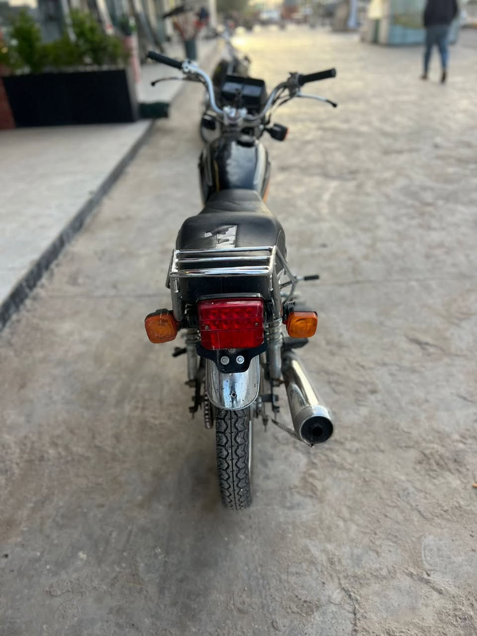 السلام عليكم دراجه نامه تعمير 2025 كامله كبل للشارع دراجه حلوه مابيهه اي نقص مكان دراجه ديالى بلدروز سعر 450وبيهه مجال بسيط مامتواجد على نت ***********
