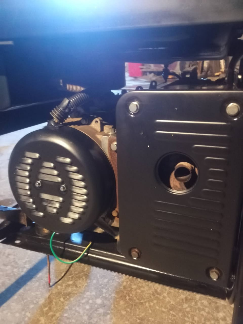 السلام عليكم مولد بانزين 5 كيفي 20 انبير بلاديه برغي ما مفتوح بيه شرط الفحص والمصلح شغاله صوته هادئ سعر 325 وبيه مجال بصيط العنوان بغداد مدينة الصدر الاستفسار اتصل ***********
