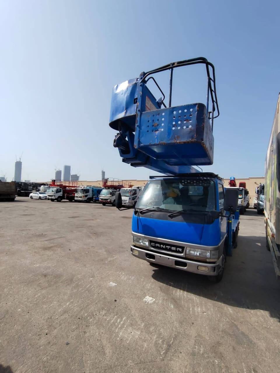 تحيه طيبه السلام عليكم رافعه هايدروليكيه19تادانو متر حديت ابو الشاشات كهرباء وهايدروليك فوك وجوه فول سيفتي دخول جديد للاستفسار الاتصال على الرقم ***********
