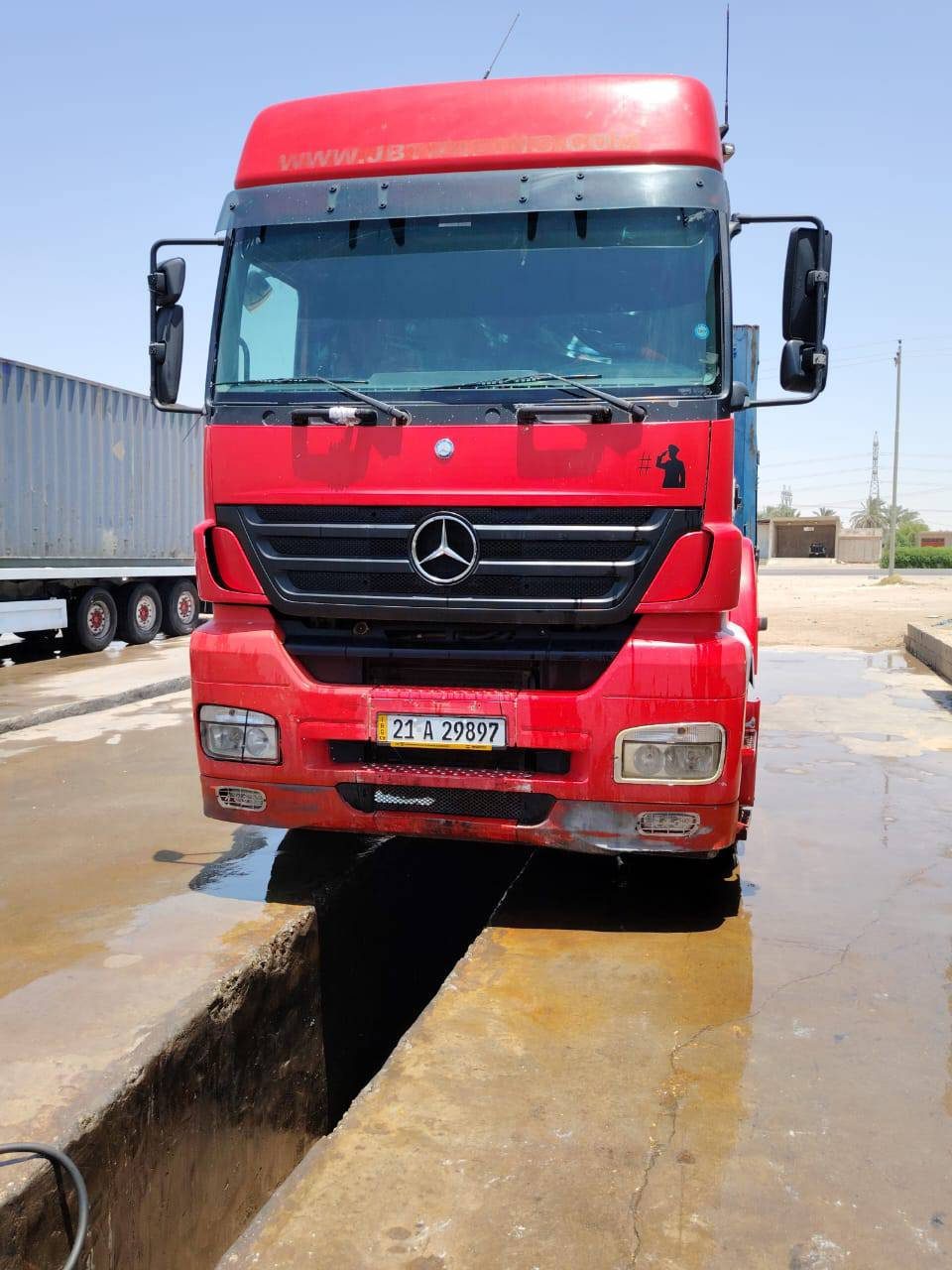 اكسور للبيع 
موديل2005
كير عادي 
سنويه لل 29 بسم عربي تحويل 
مكينه لاصرف ولاتبخير 
تاروسه دبل بستم
تخم تاير راس اوعربانه 
مطبخ ثلاجه قاعده سبيرات 
عربانه مزوج 11ثلاث دناكير
مكان واسط دبوني 
*********** سجاد
