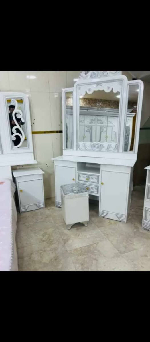 س ع
غرفه اخشاب عراقي مصبوغه ابيض حراري 
نضافته 100 جديده السعر مناسب ميسان المجر الكبير ملحقاته كاملة  
مستعجل على بيعته 

الاتصال ***********
