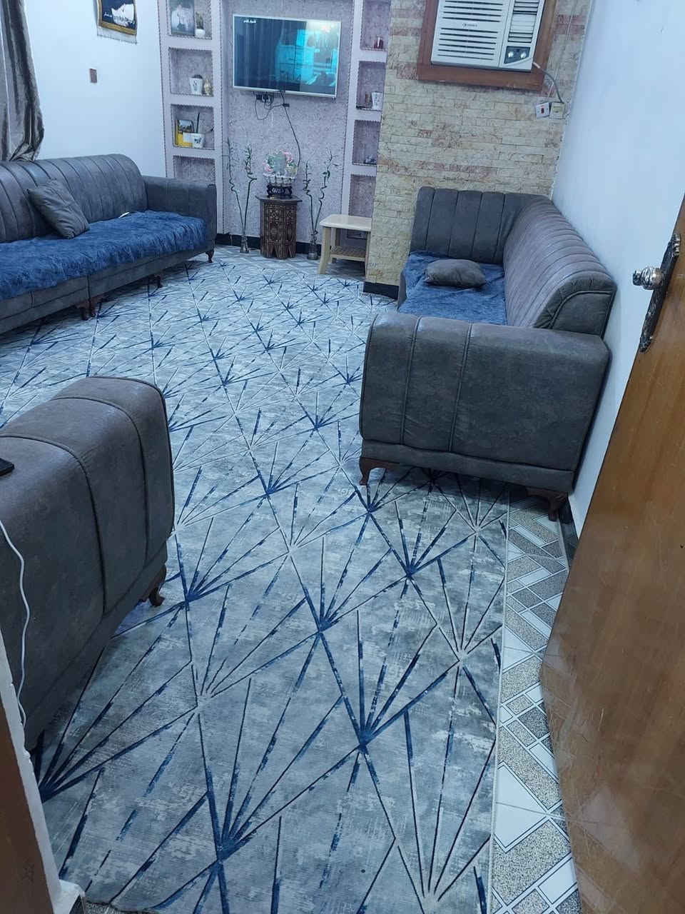 ((( محمد للأستثمار العقاري )))
🌲🌷🌷 عروض الإيجار المميزة 🌷🌷🌲

للتعرف على التفاصيل يرجى كتابة
(( كلمة شركة محمد العقارية )) في التعليقات
ليتم إرسال التفاصيل عبر حسابكم الخاص

😍💥 دار للإيجار 💥😍

📍 الموقع: منطقة دور النفط

🏢 عدد الطوابق: طابقين

📌 تفاصيل الدار:
▪️ غرفتين
▪️ صالة
▪️ استقبال
▪️ مطبخ
▪️ صحيات

✨ مناسب للسكن العائلي أو الأنشطة التجارية

💰 سعر الإيجار:
▪️ للعوائل: 850 ألف
▪️ للشركات: 900 ألف

📌 **عنوان العمل / **
📌 الفرع الأول: البصرة – الطويسة
شارع اللجنة الأولمبية مجاور عصير تايم

📌 الفرع الثاني: البصرة – مناوي باشا
مقابل مطعم محمد هاشم

📱♨️ للاتصال بنا – مراسلة الواتساب:
***********

📱 إدارة العقارات: ***********
📱 الدليل العقاري: ***********
📱 خدمة العملاء: ***********
🎖️ إدارة العمل: ***********
