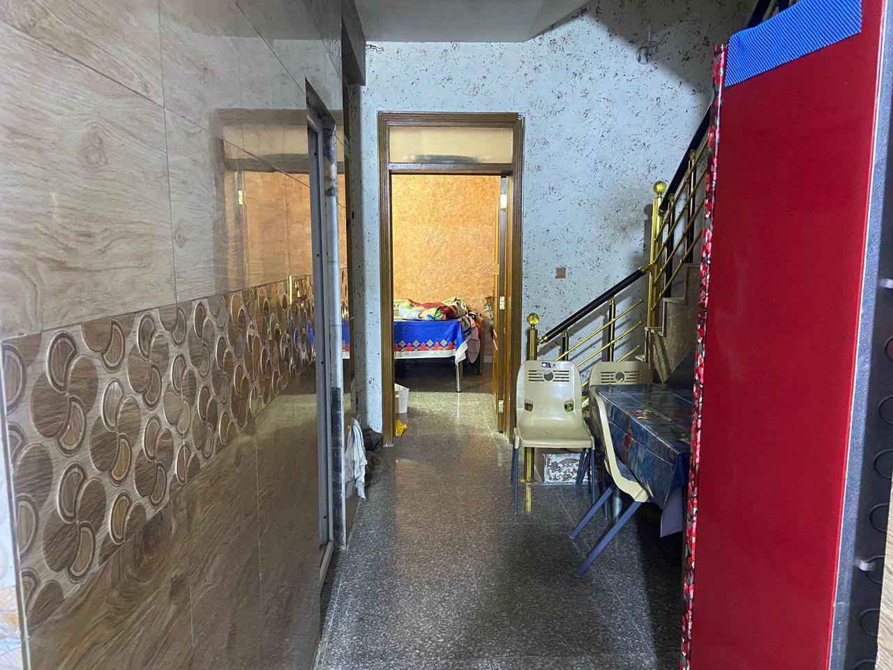 دار للبيع مساحه 100م 
واجه 5 نزال 20 طابو ملك صرف 
موقع حي الاعلام المربع الذهبي 
يحتوي على/ صاله مطبخ خدمات و4 غرف نوم 
للتواصل واتساب/***********
