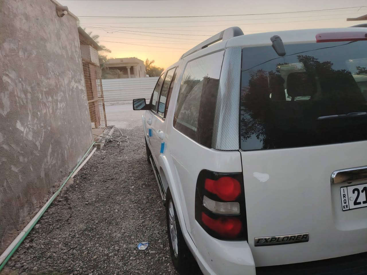 فورد إكس بلور ٢٠٠٨ رقم سليمانيه بسمي سياره جاهزه تحويل ثاني يوم مامطلوبه غرامات بيه ضربه بصيطه باب خلف سايق خمسه راكب سعره  125$ وبيه مجال*********** مكان سياره بابل مسيب
