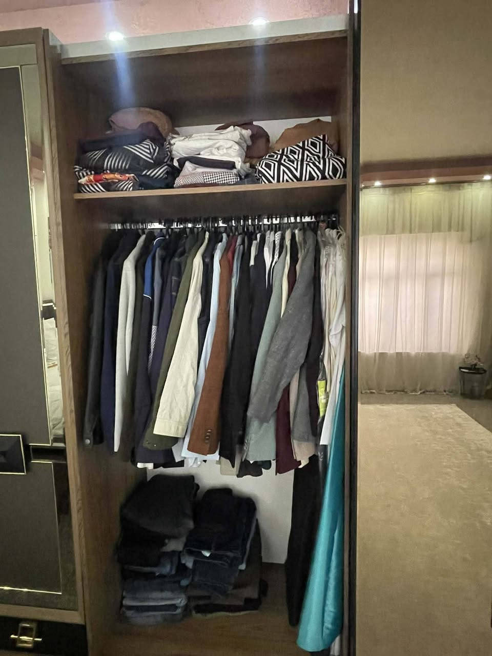 غرفه للبيع
تركي اصلي باب اول غرفه نضيفه حيل غرفه 9 قطع 
سعرهه 1250 وبيهه مجال مكاني بغداد حبيبيه 
الاستفسار ***********
