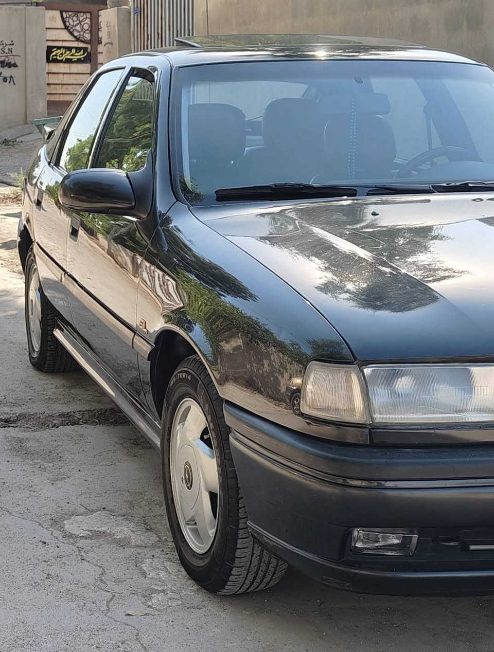 فكترا موديل 92  سنوية خضرة كابون بنزين رقم الماني محرك 18 صبغ جمالية السقف وجاملغات الورة فقط بدون حادث  والباقي بدون صبغ السيارة جديدة بمعنى الكلمة وجهازة  من كلشي والسيارة تبريد فول مواصفات بس كير عادي السعر 47  قفل قفل قفل  العنوان موصل برطلة الهاتف ***********  خاص مااجاوب
