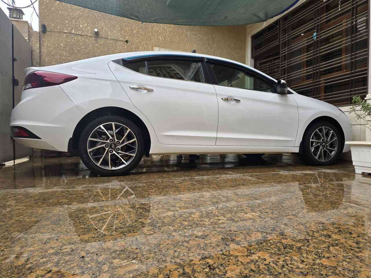 للبيع  هيونداي النترا CLS موديل 2020             
 مرقم بغداد انكليزي بأسمي مشروع وطني .
 هزه جديده و سنويه 2030
 السياره بحالة زيرو
 للون ابيض 
 السيارة مكفوله كفاله عامه 
 لايت كهرباء + جرس ١٢٠
 تريشه نيكل ماشيه 92
 الكشنات 4 تجاوي كلاب
 حساس أمامي خلفي اصل 
 لدنهاري  LED 
 انظمت ترحيب
 سلايد روف فتحة 
 نظام التشغيل بصمه عدد 2
 حجم المحرك2000
 الجنطه ذكيه 
 تبريد امامي و خلفي 
 المري قابلة للطي AUTO 
 اشاير بلمرايا 
 تحكم مقود جهتان 
 المودات
 الاوامر الصوتية 
‏🅿️🅿️DRIVEMODE ‏Comfort🌷eco🌷SPORT🌷SMART 
 شاشة  حجم كبير
 كامره امامي
 كاميرا دوارة 
 يدة ابواب المنيوم 
 حساس امامي خلفي 
 ‏Led امامي 
‼️السيارة مكفوله كفاله عامه ‼️
 للاستفسار : ***********
 مكان السياره في بابل
