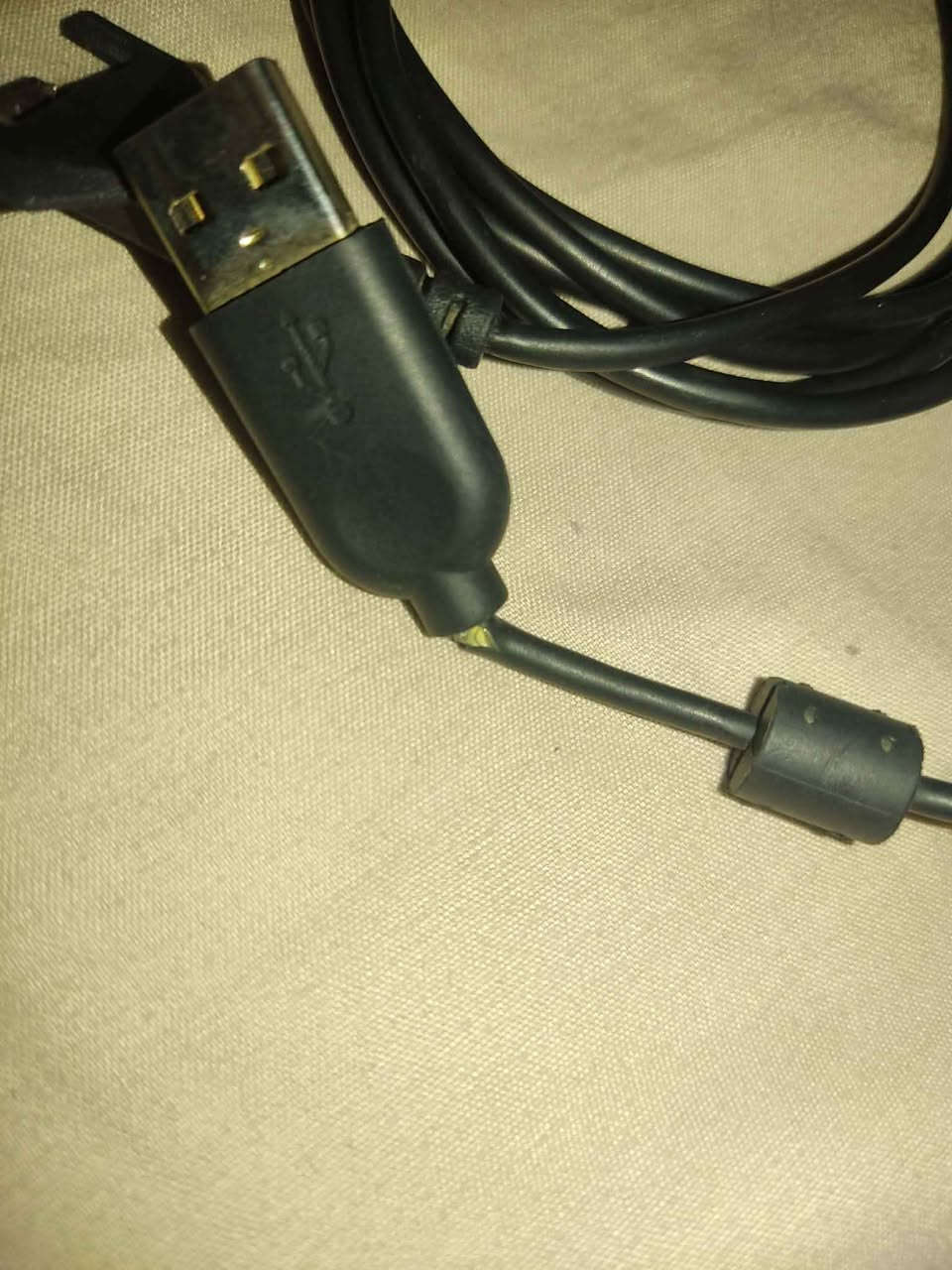 للبيع ماوس logetic g pro Wireless مستخدم يجي ويه كامل ملحقاته و الكارتون الاصلي الماوس نظافته %95% مفحوص سوفت وير کامل و بي بس مشكله کلش صغيره هيه السكرول مرات من تضغطه تعلك شويه بس بالتنظيف تروح المشكله والوياير السحن بي خدش صغير ما عدا هذه الماوس اخو الجديد السعر مالته خاص قفل مع العلم الجديد مالته ب 160-180 الف للتواصل خاص *********** بغداد, العراق
