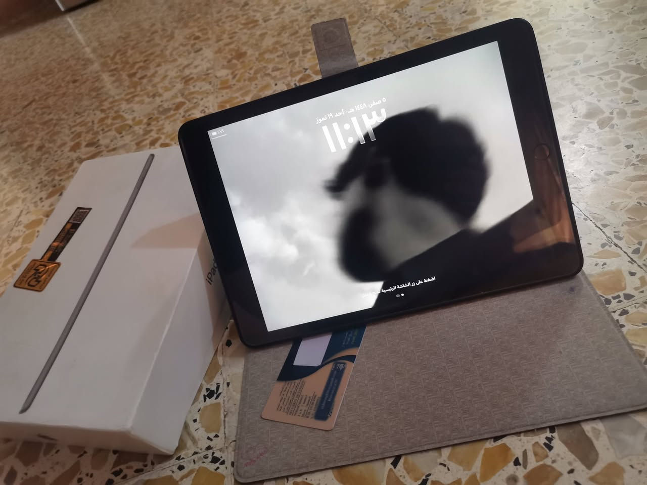 السلام عليكم متاح ايباد ايفون 9 نضافه 100بل 100 بطاريه 95 ذاكره 64 الايباد كله بلادي مع كارتونه  الشراي يتصل ***********
