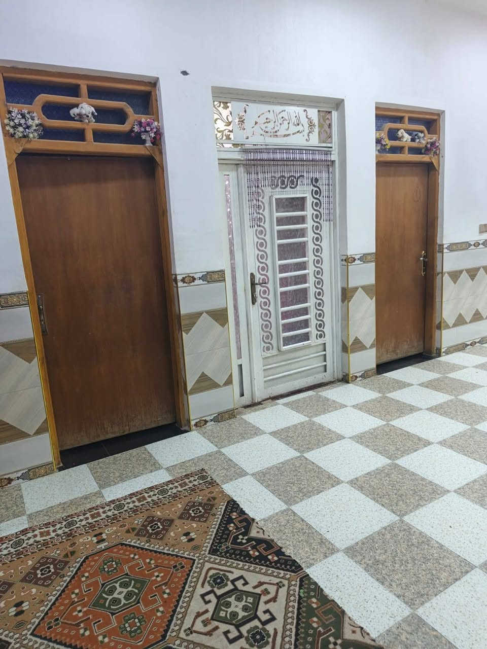 ﷽     
     دار الــبــيـع ابـــو شــطــيـــب 
سند 25 زراعي قـــرب ســيــطرة بـــغــــداد

      المساحه (300)متر 
      يتكون الطابق واحد جاهز سكن 

 الاستفسار على رقم الهاتف 
على الواتساب  (📲*********** عمارة, ميسان
