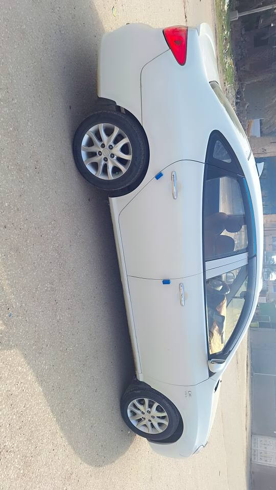 بسبب اشباه الرجال اعادة النشر
دخول جديد قبل سبوع يشهد الله
كصة جنطه ..... ادوات .... امتومه وجاهزه ...           على وظع الشركه 
مابيها نقص شعرايه 
محرك ١٦٠٠ دكشن عالي .... دوش .... دوش ...انتبه
يعني ماكو شي لسمه دزانز
تبريد بيانو تحكم جهتين
كير اومحرك بالنايلون وظمان ١٠ سنوات
تبريد ثلج .... تدفئه حتى بالكشن نار
تخم تاير وتخم ويل 
مغلف الارضيه + زفت وجلد بالاضافه للكاربد الاساسي
تخم ارضيات  ودوشمه درجه اولى كشن ودشبول وستيرن يعني ماتصرف عليها دينار علمأ هاي الصور بدون غسل والجديد يفرض نفسه المكان بابل السعر٤٤ وبيها مجال حك الكروه 
للاتصال ***********
