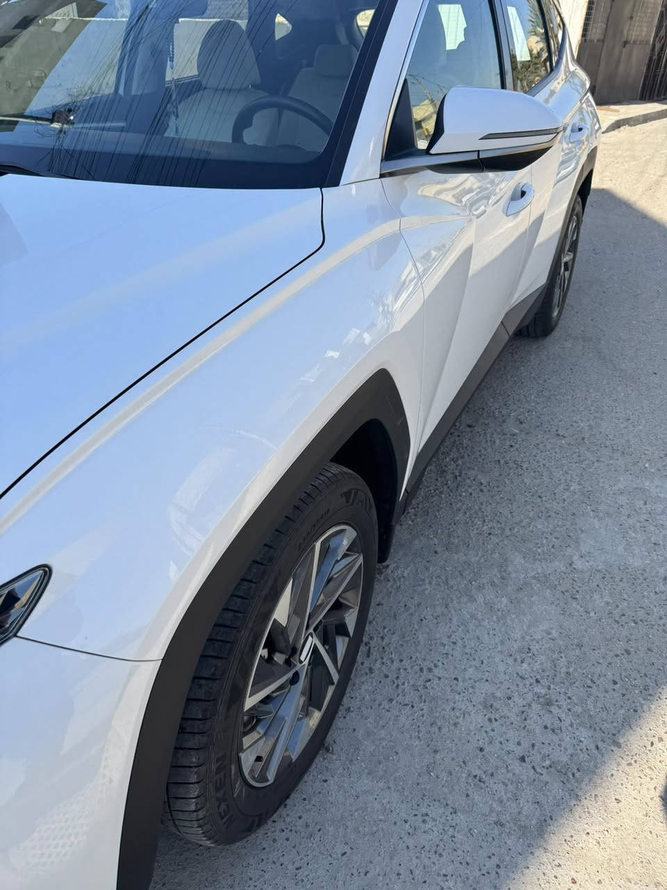 توسان 24 // ماشي// 18000 /// سعر 23$ وبي مجال  رقم هاتف ***********
