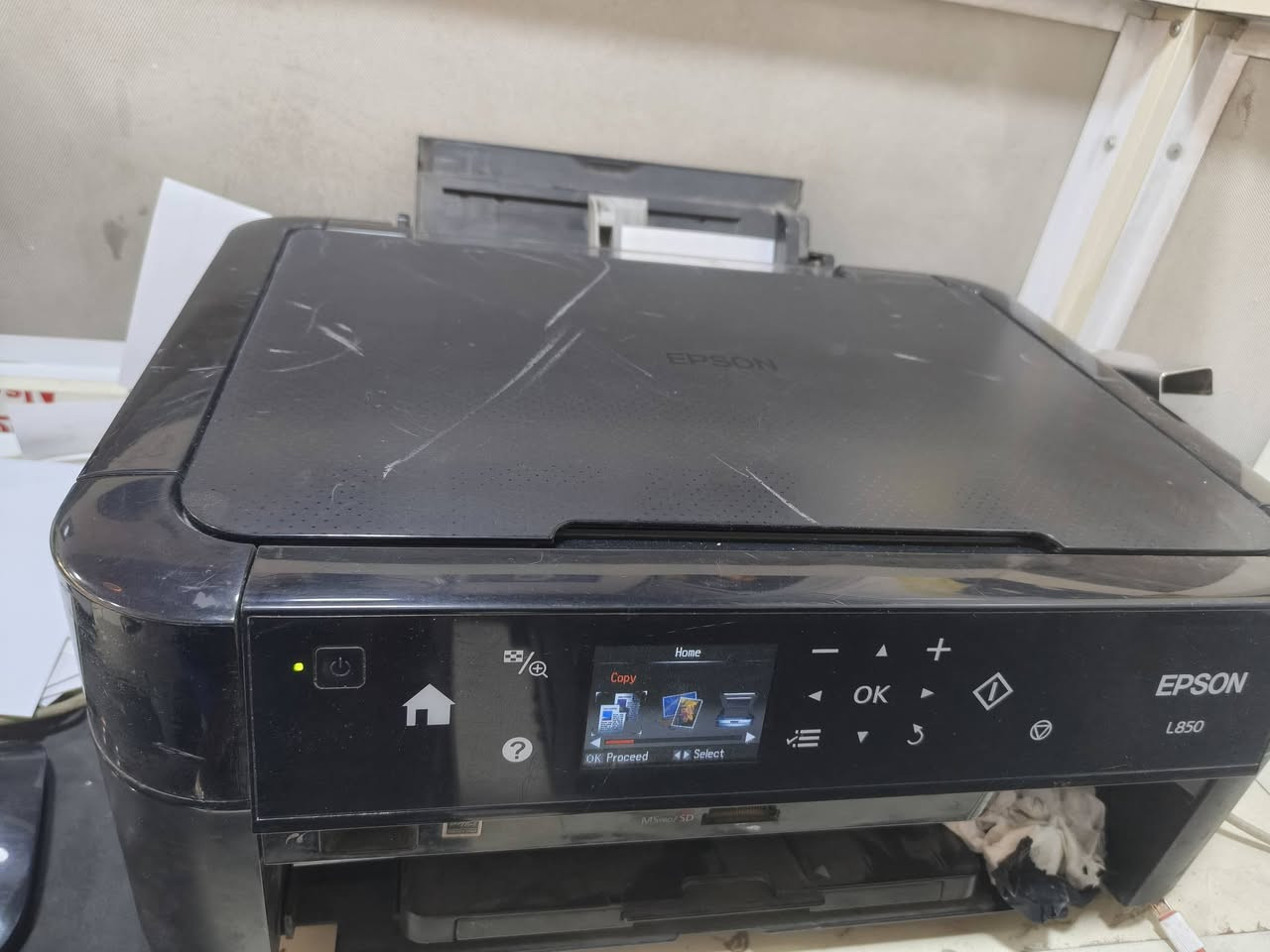 السلام عليكم طابعة Epson l850 ست ألوان للبيع سعرها 120 ألف وبيها مجال للشراي ، مشكلتها عبيتلها احبار مو زينه وكامت تلخبط بالألوان وتطبع مو زين، والسجه همين متحركة مالتها واطخ حبر أسود بالصوره، كلشي يشتغل بيها بس بيها هاي المشاكل، اريد ابيعها هي ومشاكلها هاي مثل القطع الغيار تفصيخ . 

موقعي بغداد الحرية الثانيه ، لا يوجد توصيل


**إذا كنت صاحب هذا الإعلان وتريد حذفه لأي سبب، رجاءا أرسل رسالة إلى الدعم الفني**
