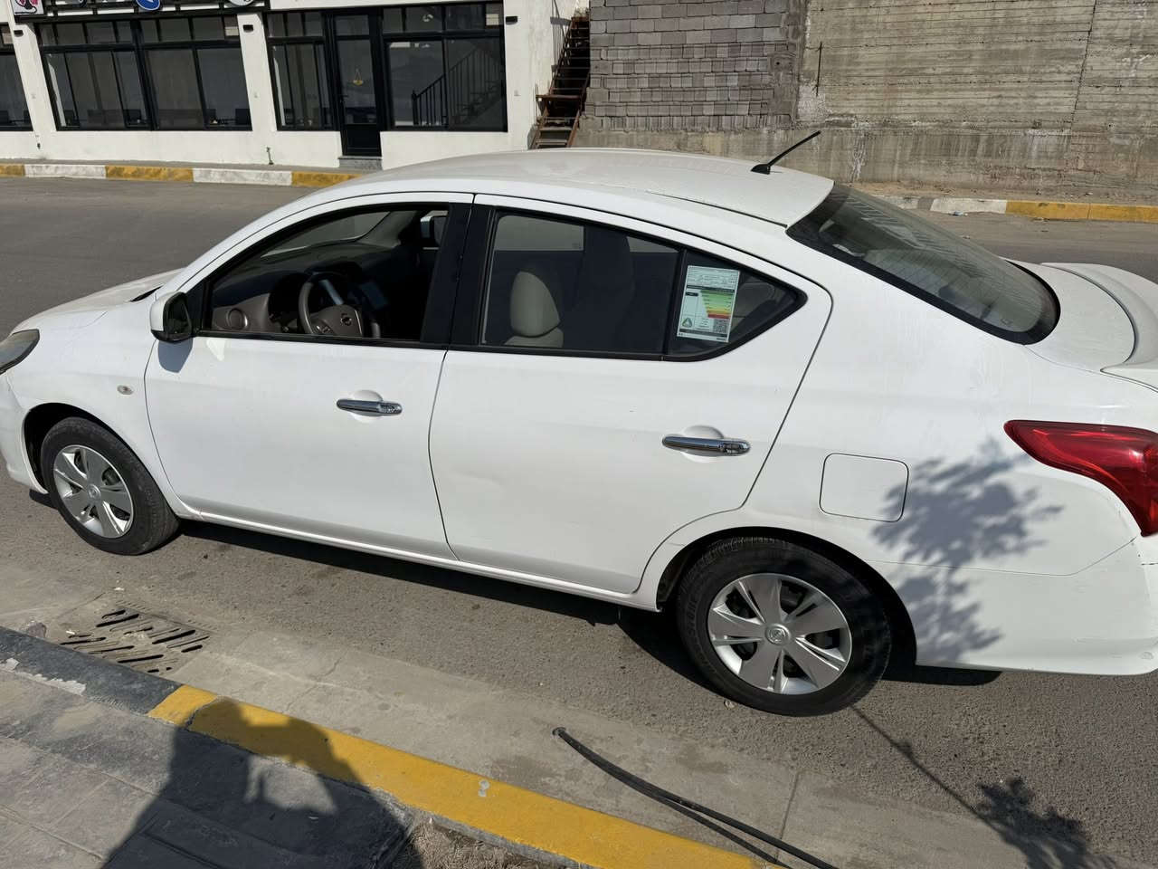 نيسان سني ٢٠٢٠ السيارة جديدة ماشية٤٥ بيها الباب العكس السايق الخلفية صبغ مكانها بغداد الكريعات السعر١٠٥تليفون ***********
