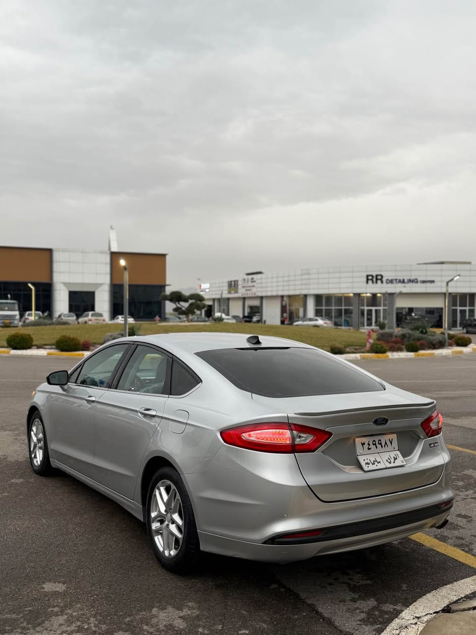 فۆرد فیوژن 2013  SE کلین بێ بۆیاخ بێ گۆڕاو  2-3 ساردی بچوکی هەیە مەکینە 2.5 ،مەکینەی نەکراوەتەوە ،برێک بەسمە، کوشن کارەبای ،حاسە ، کامێرا، لایت عەدەسە ،کۆدی دەرگا ، شاشەی ئەسڵی بۆ دانراوە .
سەیارەکە تازە کامل سێرفس کراوە هیچ مەسرەفی تێدا نیە . سەنەوی تا 2027 تازەیە .
تایە و ویلی تازەی لەسەرە  هیچ نوقسانیەکی تێدا نیە . وەکالەتی بە ناوی خۆمەوەیە .
112/ مجال
لە سلێمانیم /*********** السليمانية, العراق
