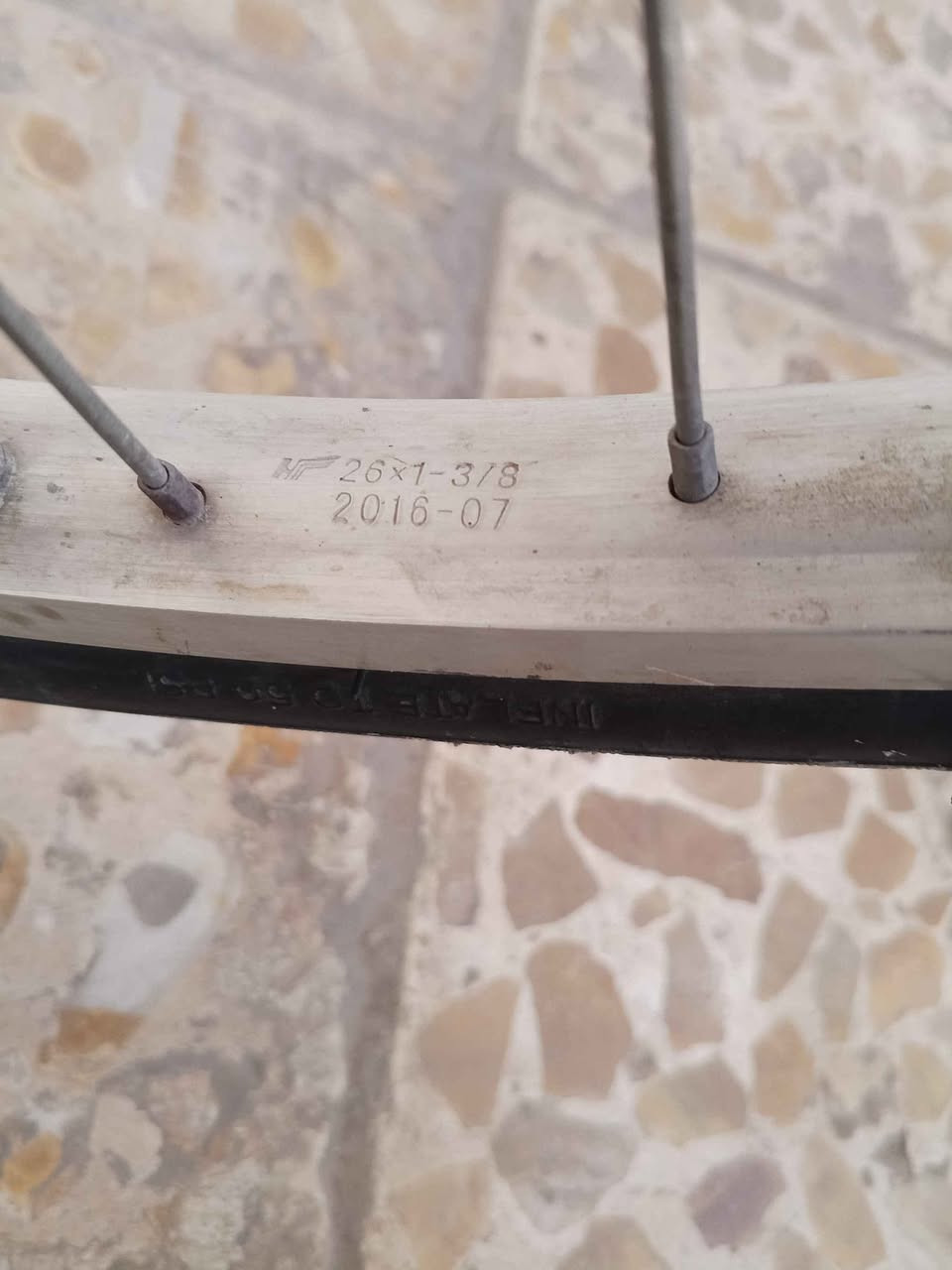 السلام عليكم باسكل  حجم26موديل 2016شركة COCONT نضافة 85 باسكل كاسحة بوري سرج قلاب باسكل دينمو دسك 90 السعر 120وبي مجال للطيبين عنواني نجف كوفة حي ميسان النجف, العراق


**إذا كنت صاحب هذا الإعلان وتريد حذفه لأي سبب، رجاءا أرسل رسالة إلى الدعم الفني**