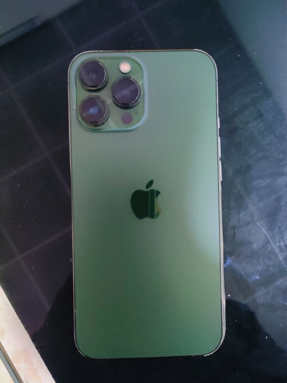 آيفون 13 بروماكس. زيتوني  نضيف كلش مانفتح غراضة وشاحنته وكارتونتة ويا ذاكرة 256 البطارية 83.  السعر. 700. الف قفل. المكان الكرادة ساحة الفردوس ***********
