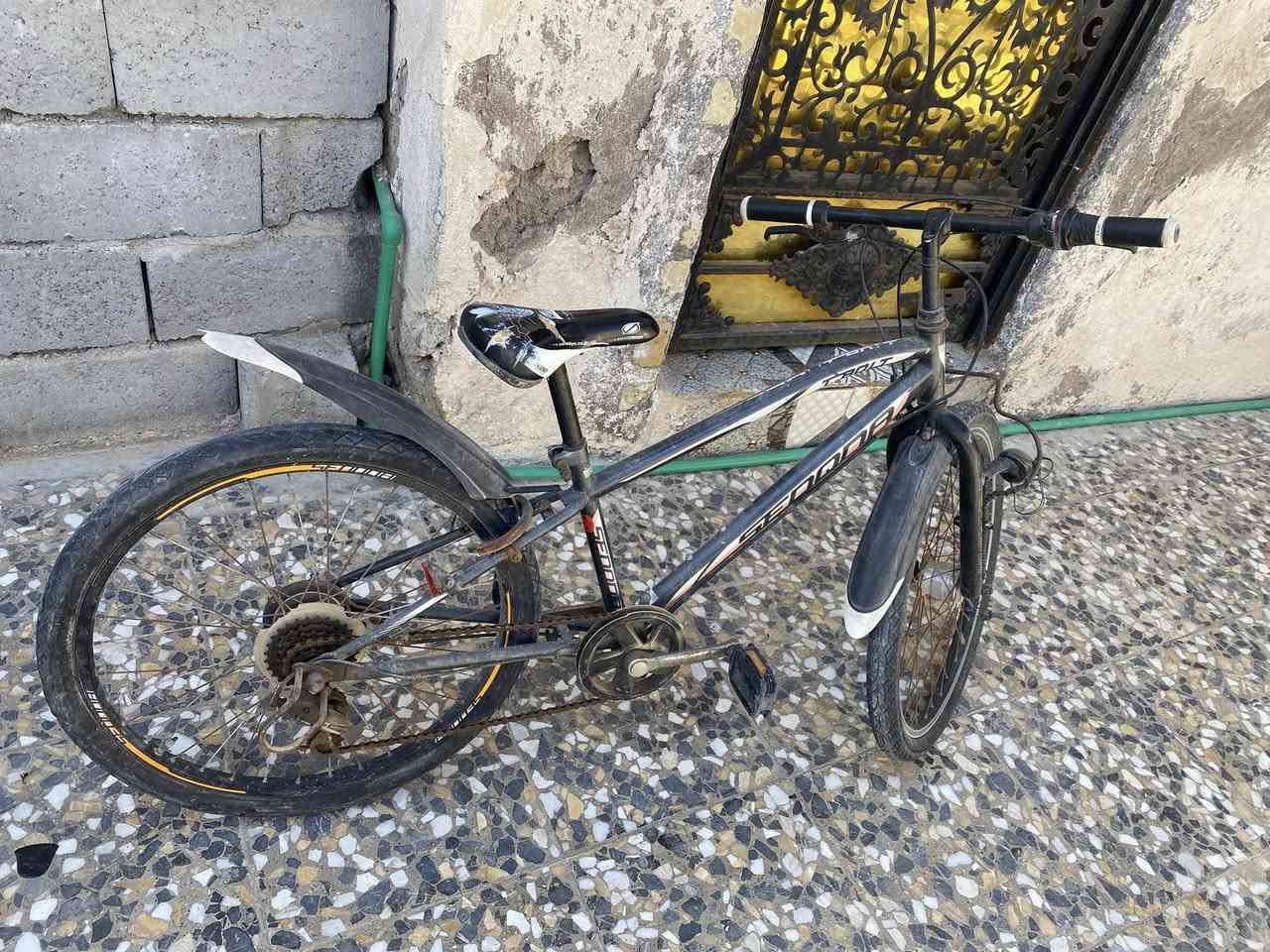 السلام عليكم بايسكل ياباني البيع سعره 75وبي مجال قليل وهاذه رقمي *********** مكاني البصره كرمه علي 💞
