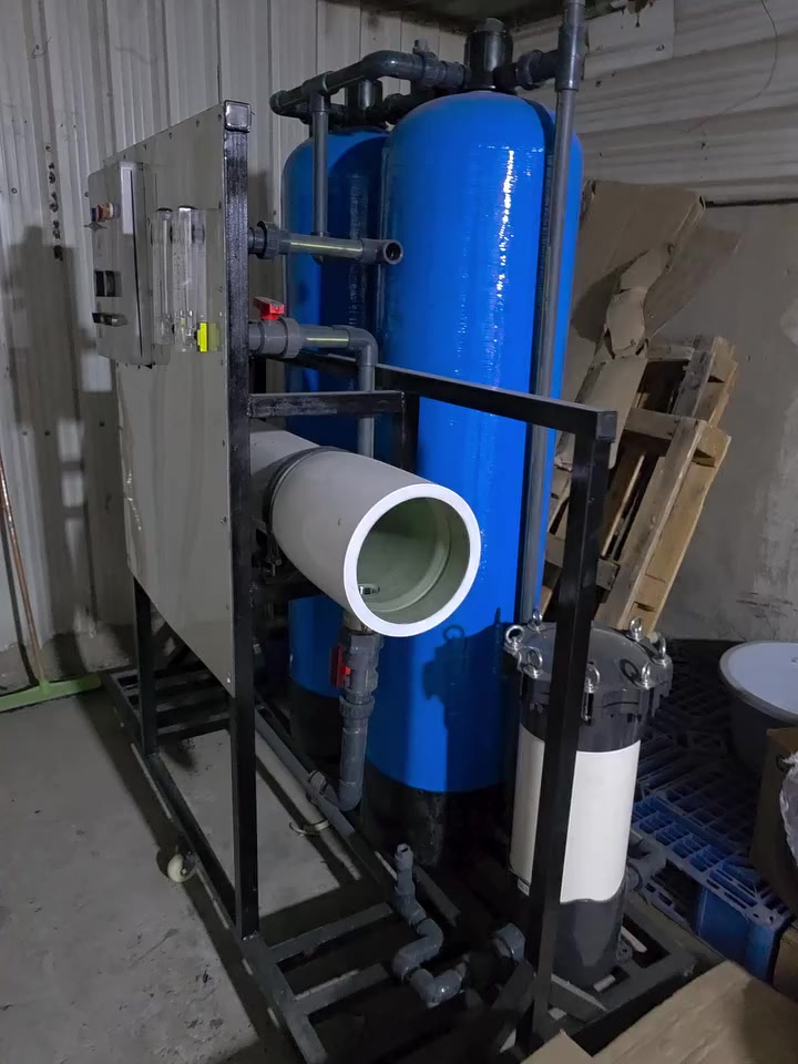 محطه جديده ١ متر 
تشتغل على املاج ٣ الاف او اساله 
جديده غير مستعمله 
بغداد موجود نقل ونصب 
***********
