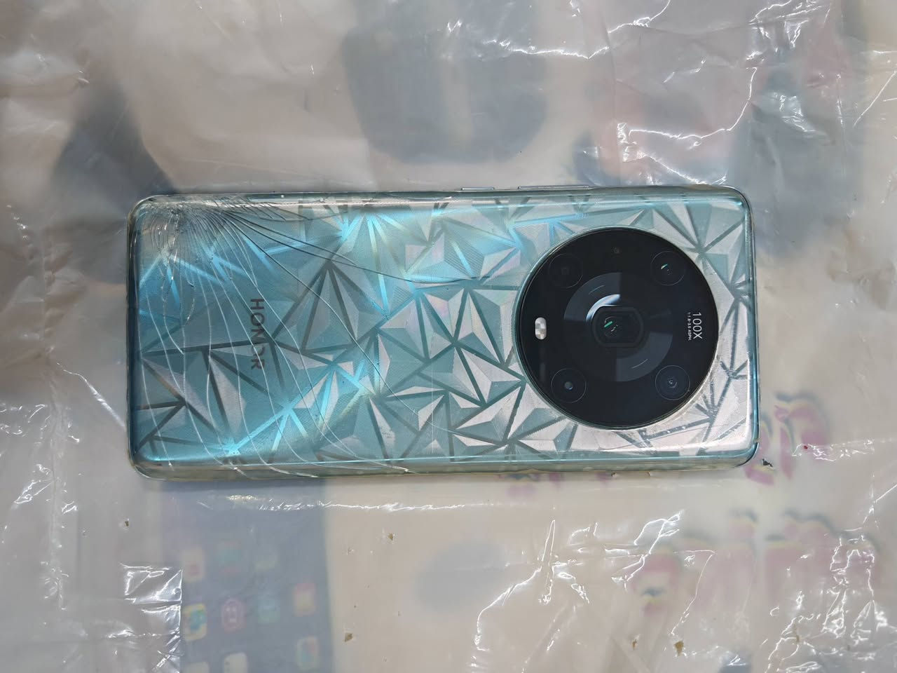 هونر ماجيك 4 برو للبيع
معروف المواصفات
الجهاز مغلف الظهر
وياه 6 كفرات
4 لاصق شاشة اعتياديه بدون مادة
+2 لاصق شاشة ام المادة

وبيه كسر بالظهر ما مأثر على الجهاز

مكان بغداد الزعفرانية
السعر 450 الف كامل مع ملحقاته
***********
